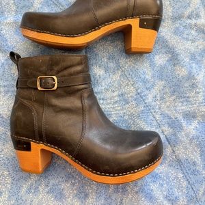 Dansko Anya Heeled Boot Denim Waxy Burnished Leather, size 39 [8.5]